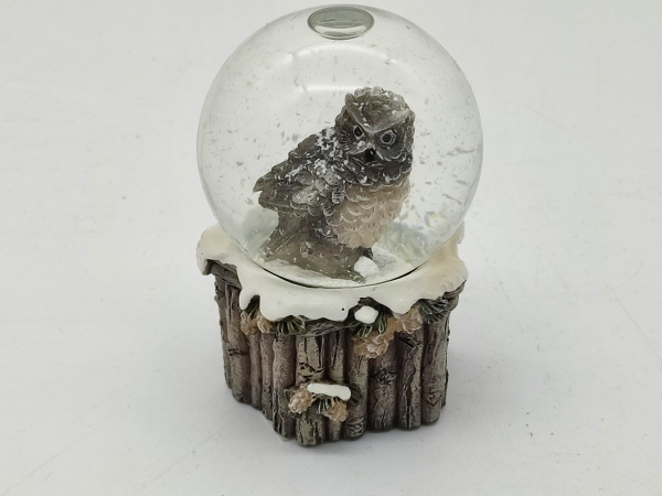 Snow globe owl